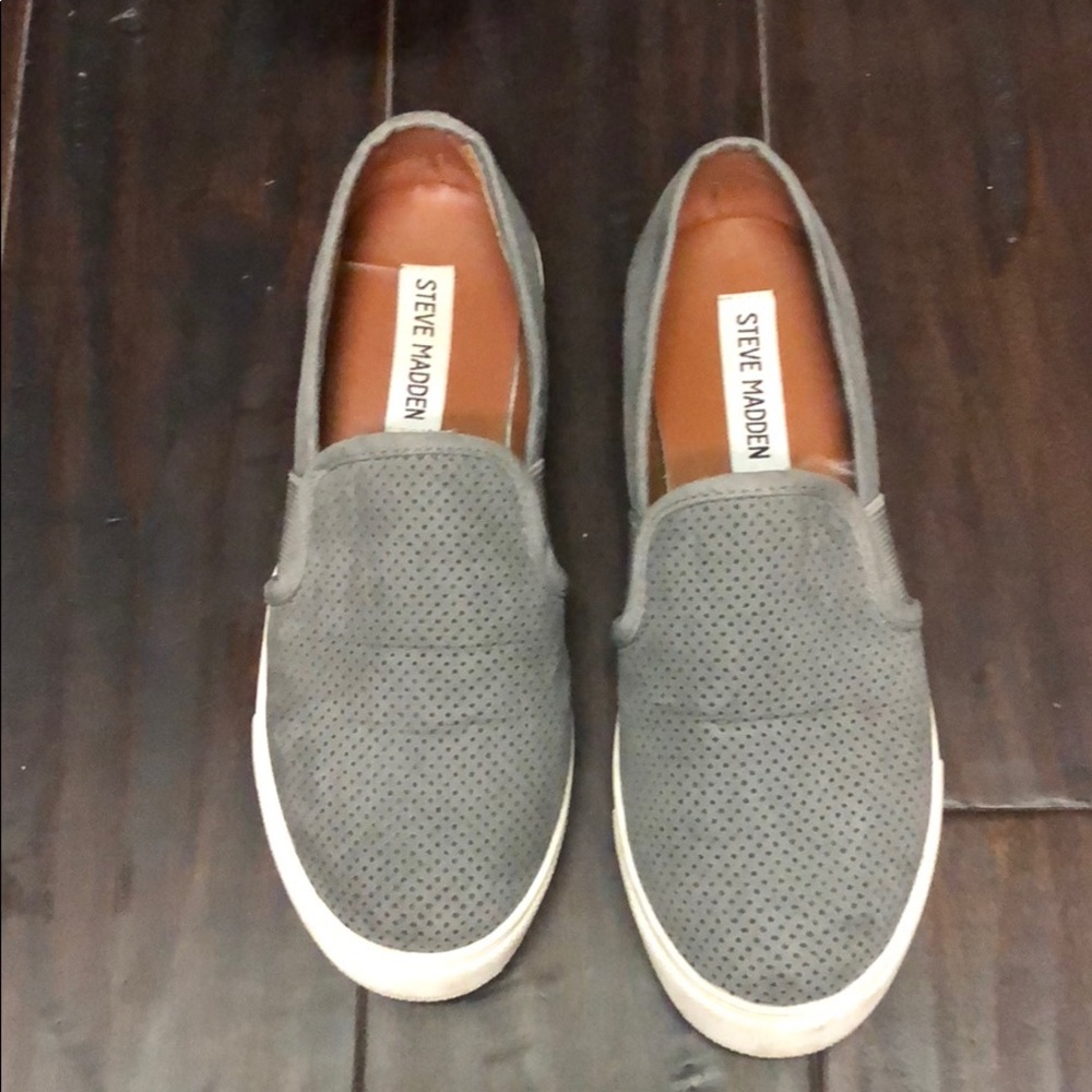 Slip-on sneaker